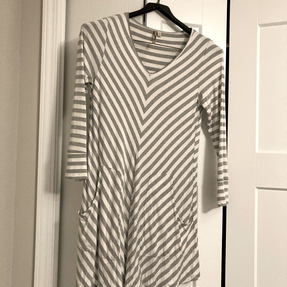 Long sleeve dress with pockets
